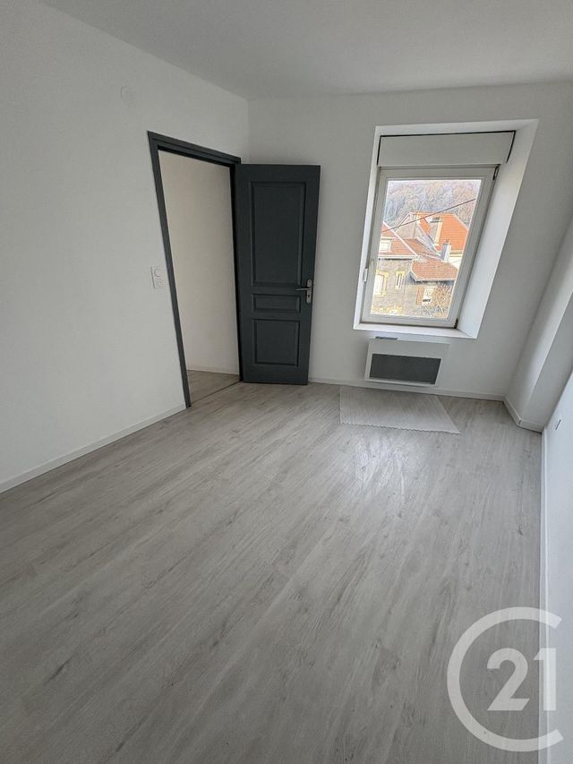 Appartement F3 à louer - 3 pièces - 57.0 m2 - LONGUYON - 54 - LORRAINE - Century 21 L'Immobilière Stainoise