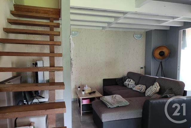 Studio à louer - 1 pièce - 30.0 m2 - ETAIN - 55 - LORRAINE - Century 21 L'Immobilière Stainoise Studio à louer - 1 pièce - 30.0 m2 - ETAIN - 55 - LORRAINE - Century 21 L'Immobilière Stainoise