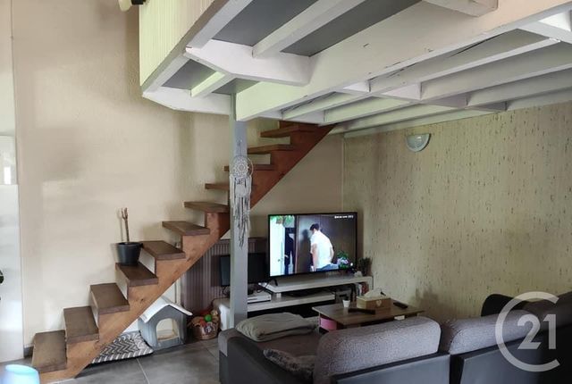 Studio à louer - 1 pièce - 30.0 m2 - ETAIN - 55 - LORRAINE - Century 21 L'Immobilière Stainoise Studio à louer - 1 pièce - 30.0 m2 - ETAIN - 55 - LORRAINE - Century 21 L'Immobilière Stainoise