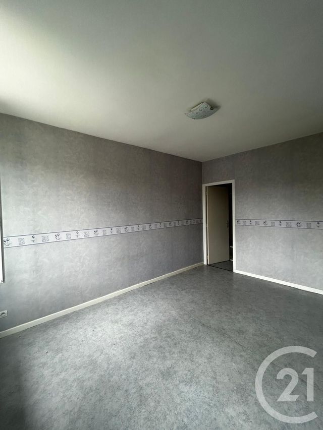 Appartement F2 à louer - 2 pièces - 54.0 m2 - STENAY - 55 - LORRAINE - Century 21 L'Immobilière Stainoise