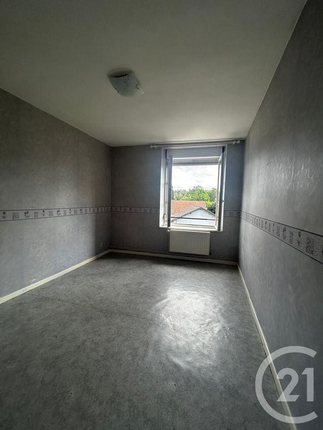 Appartement F2 à louer - 2 pièces - 54.0 m2 - STENAY - 55 - LORRAINE - Century 21 L'Immobilière Stainoise