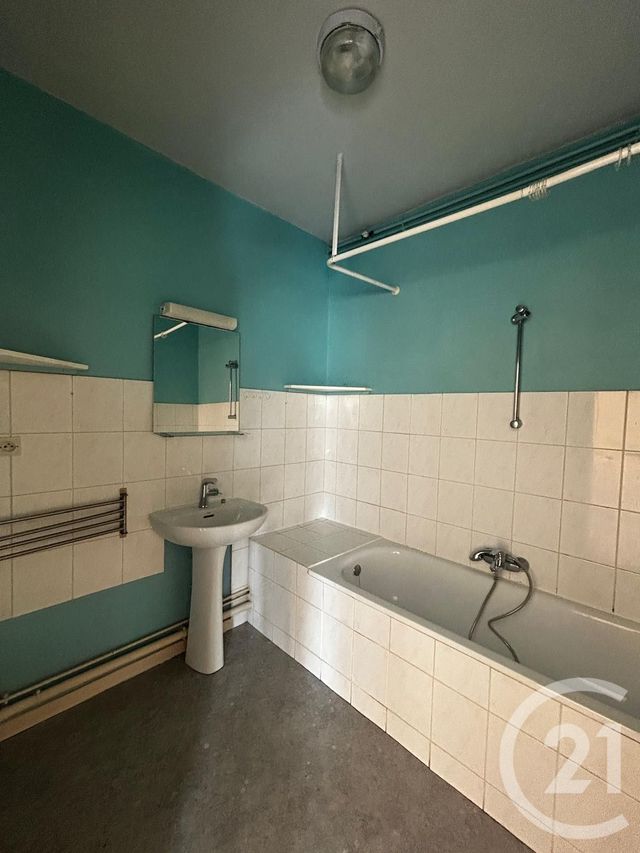 Appartement F2 à louer - 2 pièces - 54.0 m2 - STENAY - 55 - LORRAINE - Century 21 L'Immobilière Stainoise
