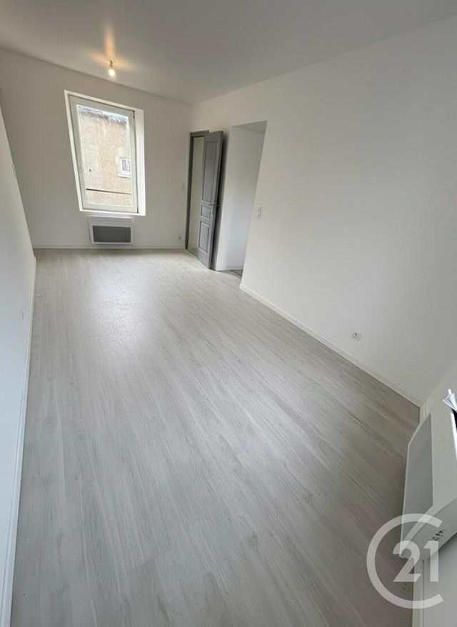 Appartement F3 à louer - 3 pièces - 57.0 m2 - LONGUYON - 54 - LORRAINE - Century 21 L'Immobilière Stainoise