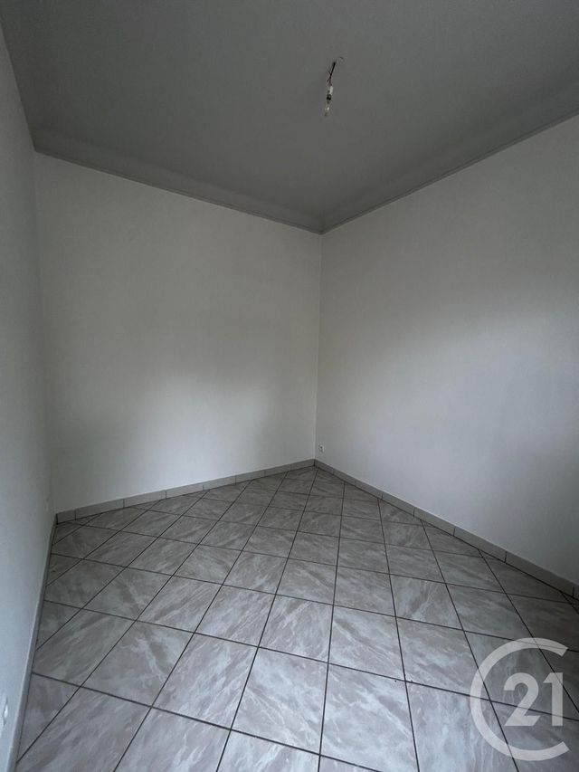 Appartement F2 à louer - 2 pièces - 34.09 m2 - STENAY - 55 - LORRAINE - Century 21 L'Immobilière Stainoise